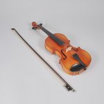 504509 Violin with bow